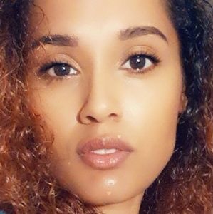 Meet your Posher, Karisma